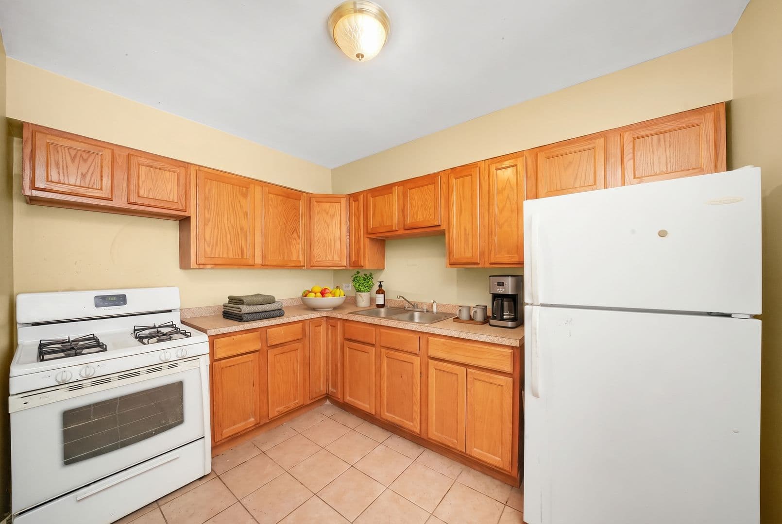 Chicago Apartment: 7801 S South Shore Dr