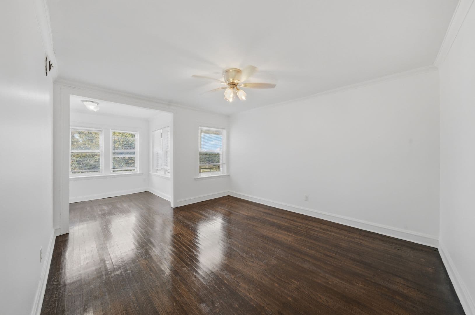 Chicago Apartment: 8007 S Carpenter St