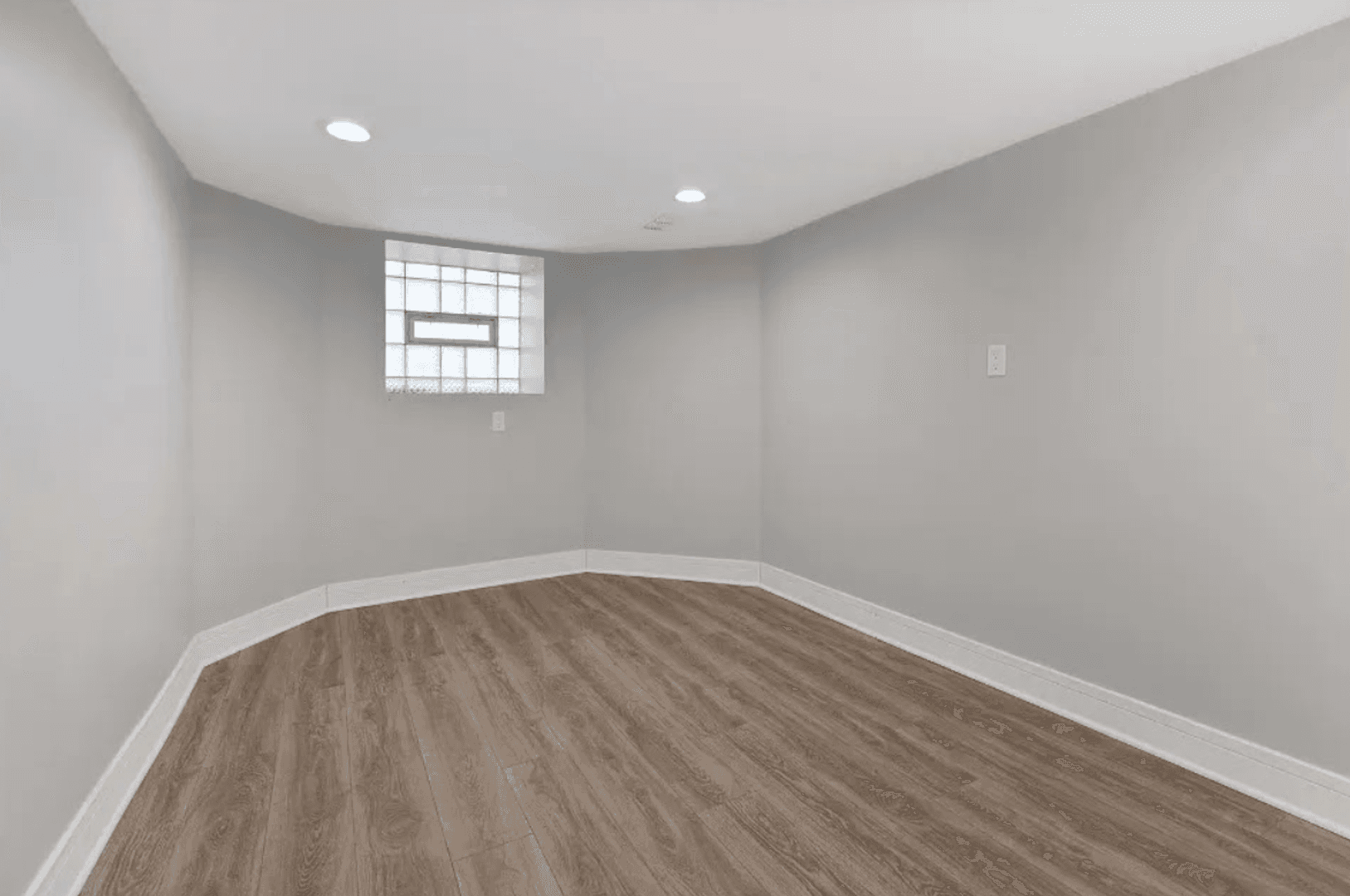 Chicago Apartment: 6618 S Maryland Ave