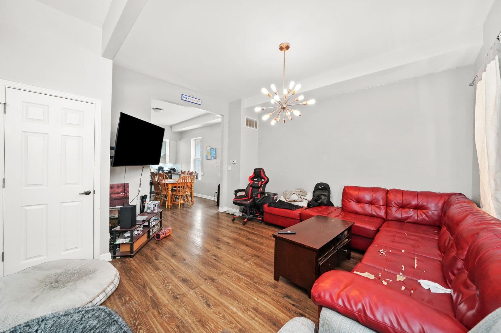 Chicago House: 1307 S Ashland Ave