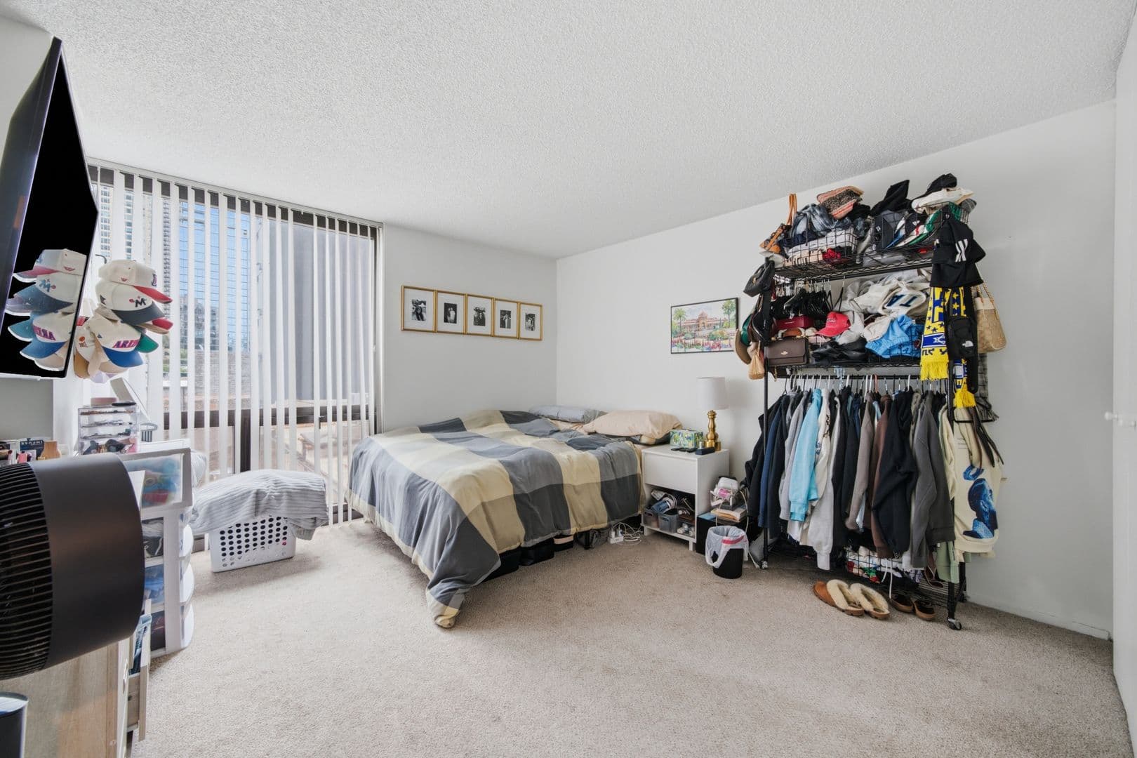 Chicago House: 70 W Huron St - 502
