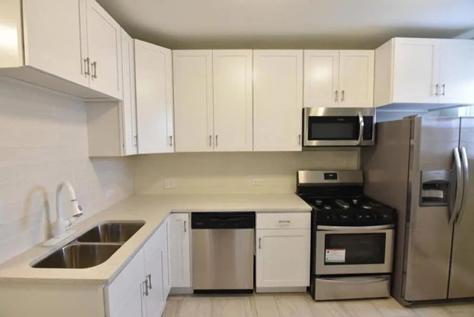 Chicago Apartment: 5318 W Monroe St