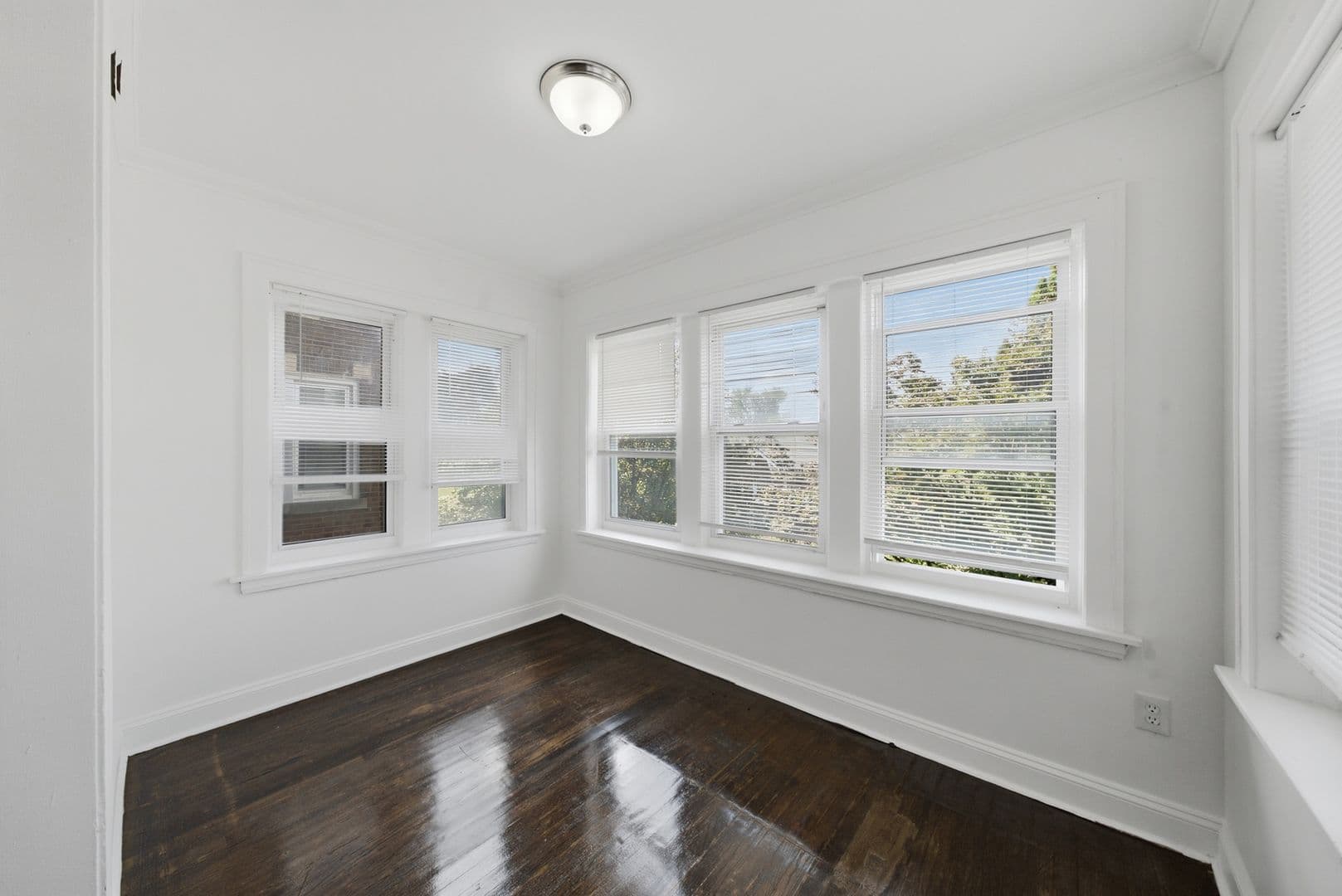 Chicago Apartment: 8007 S Carpenter St