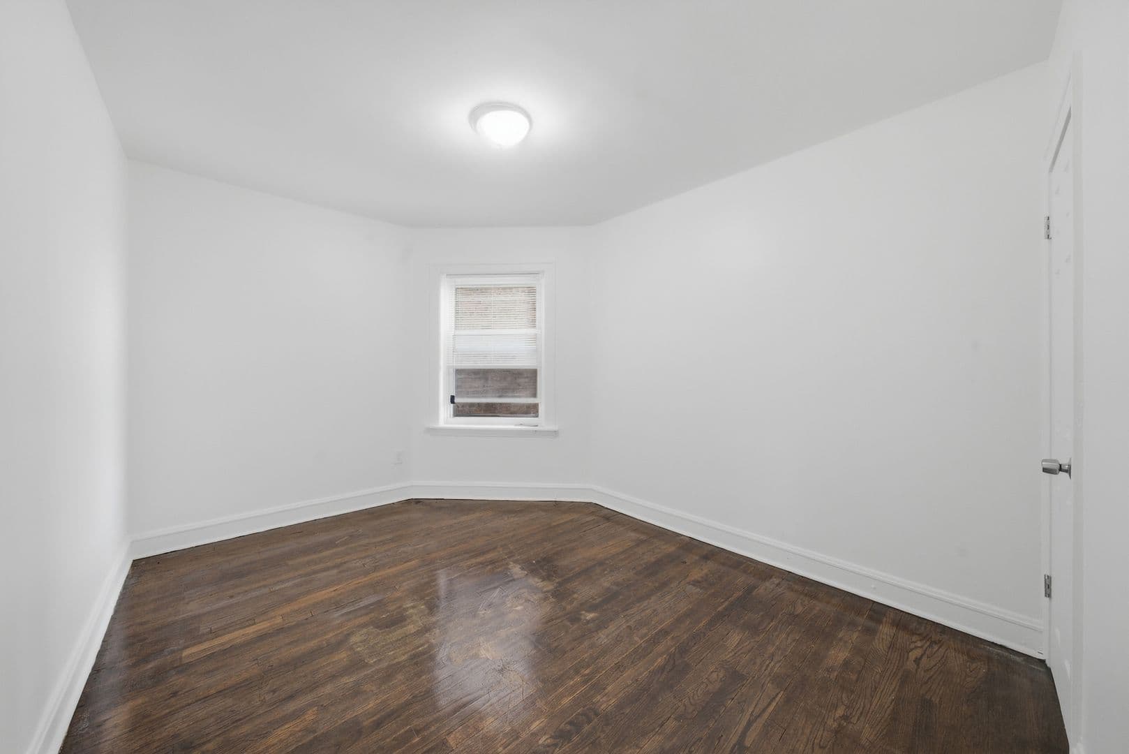 Chicago Apartment: 8007 S Carpenter St