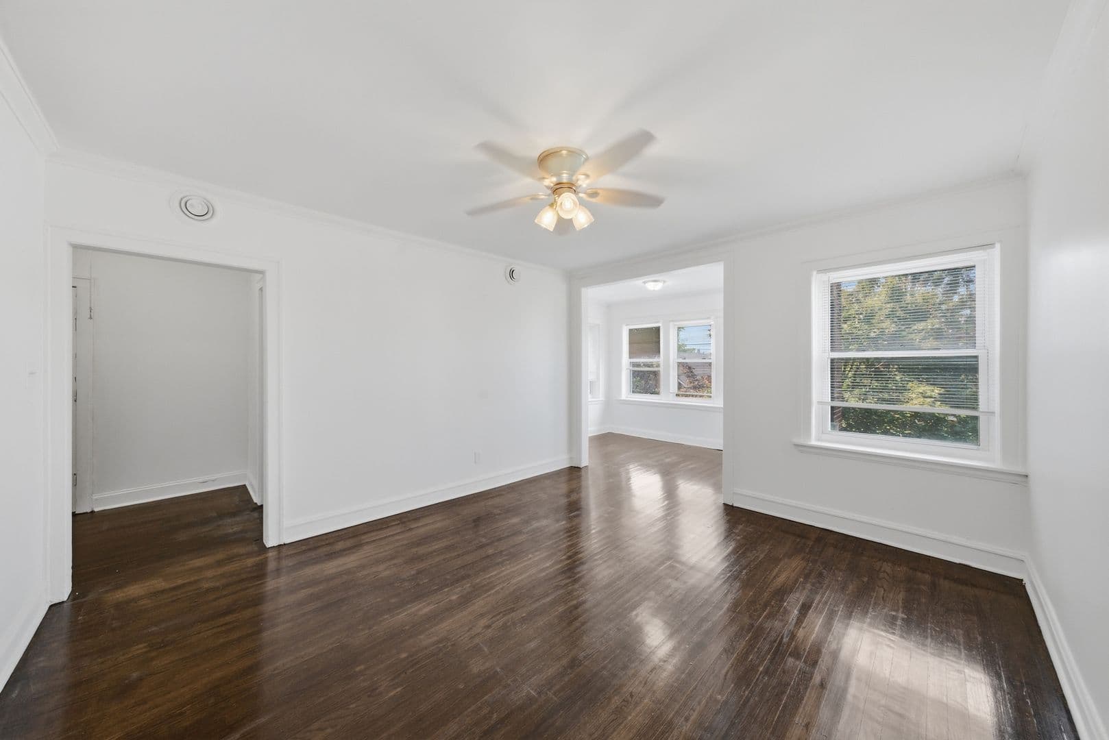 Chicago Apartment: 8007 S Carpenter St