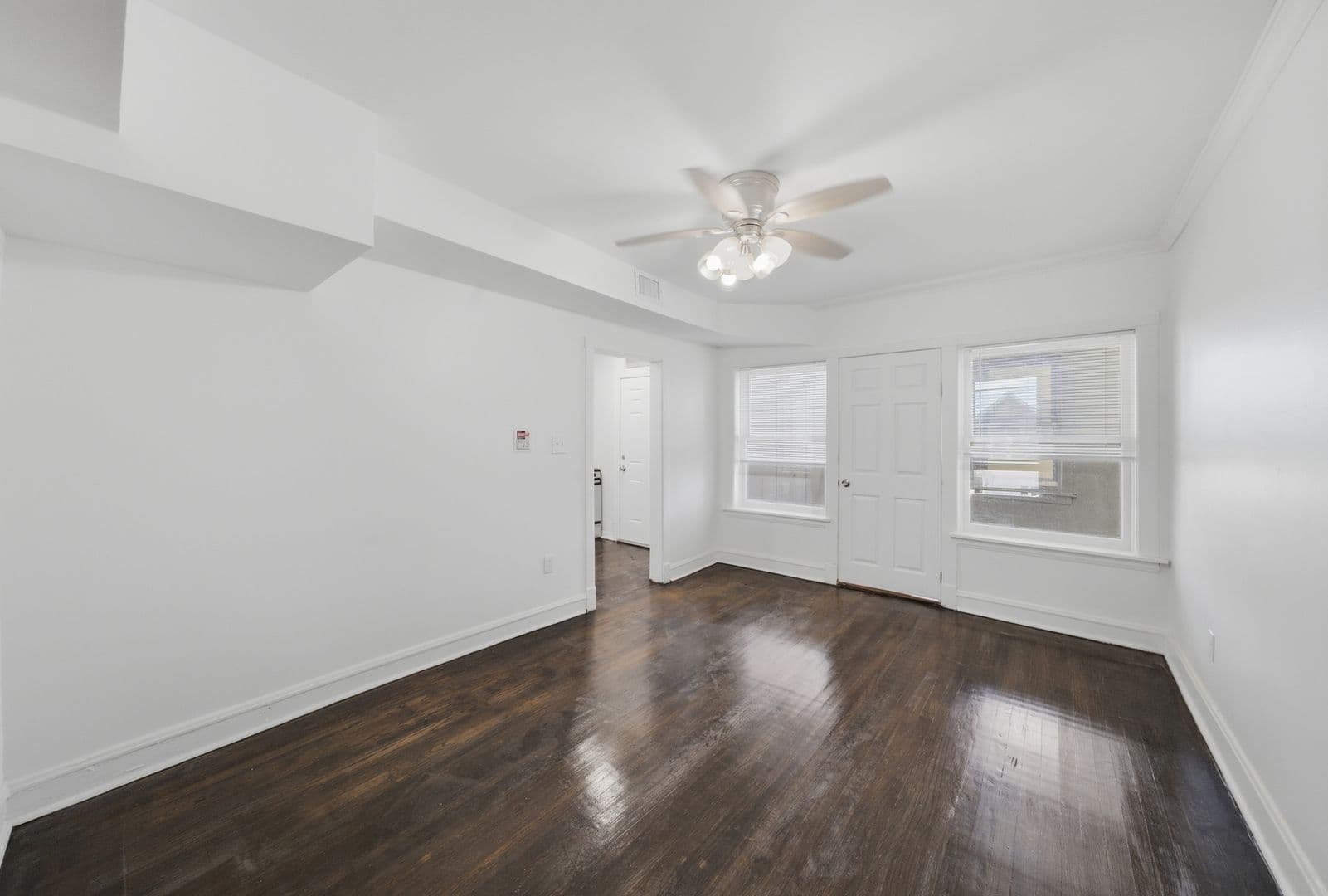 Chicago Apartment: 8007 S Carpenter St