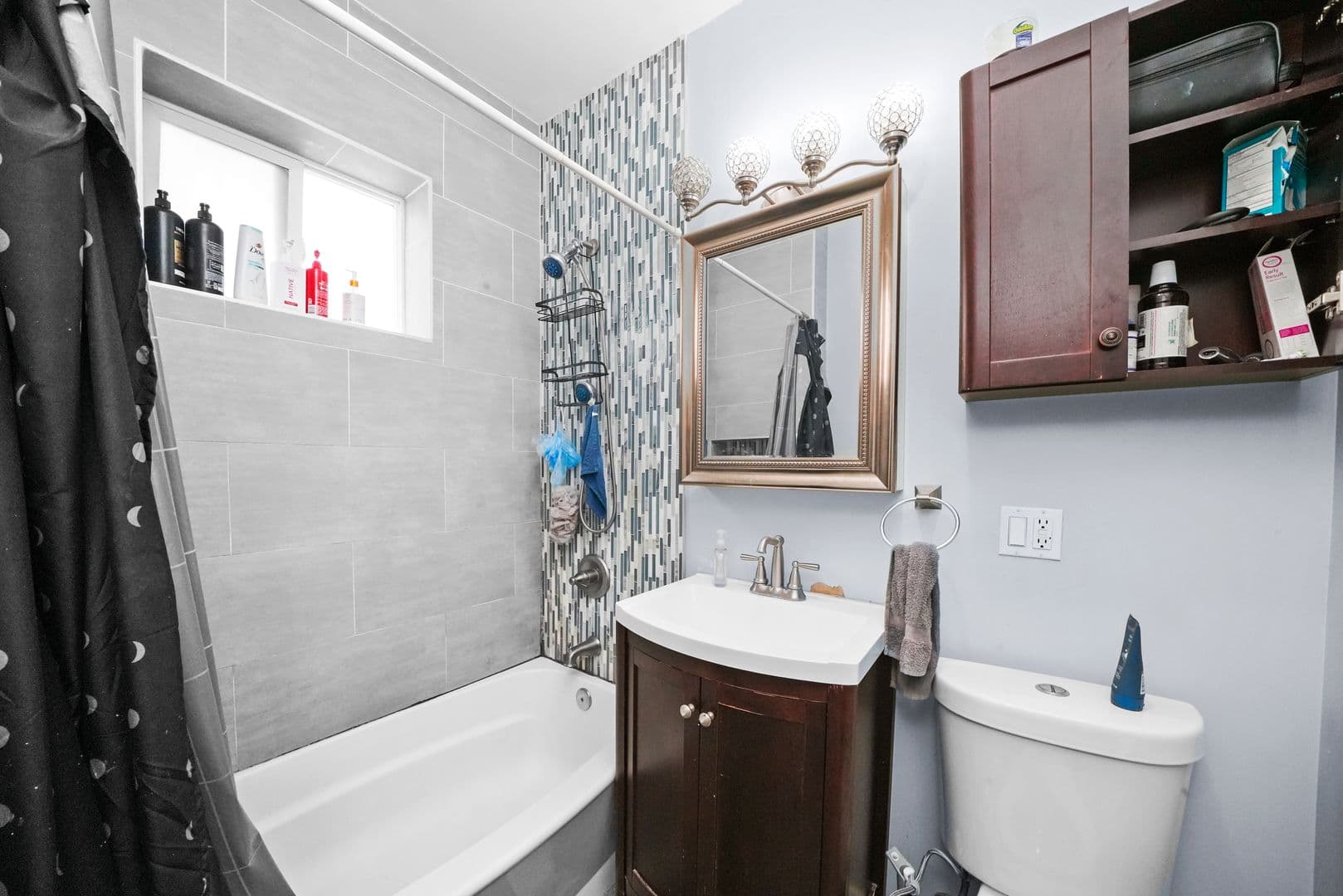 Chicago House: 1307 S Ashland Ave