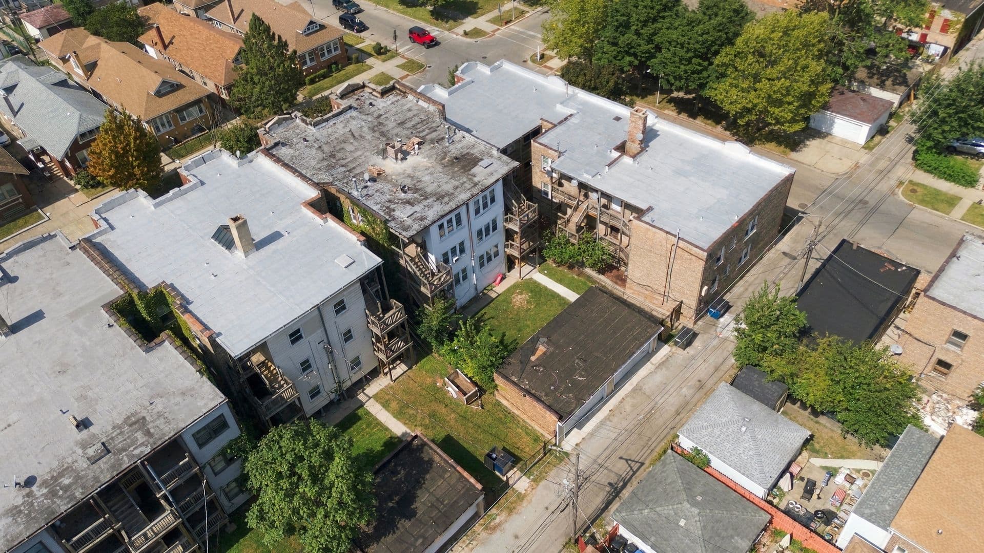 Chicago Apartment: 8007 S Carpenter St