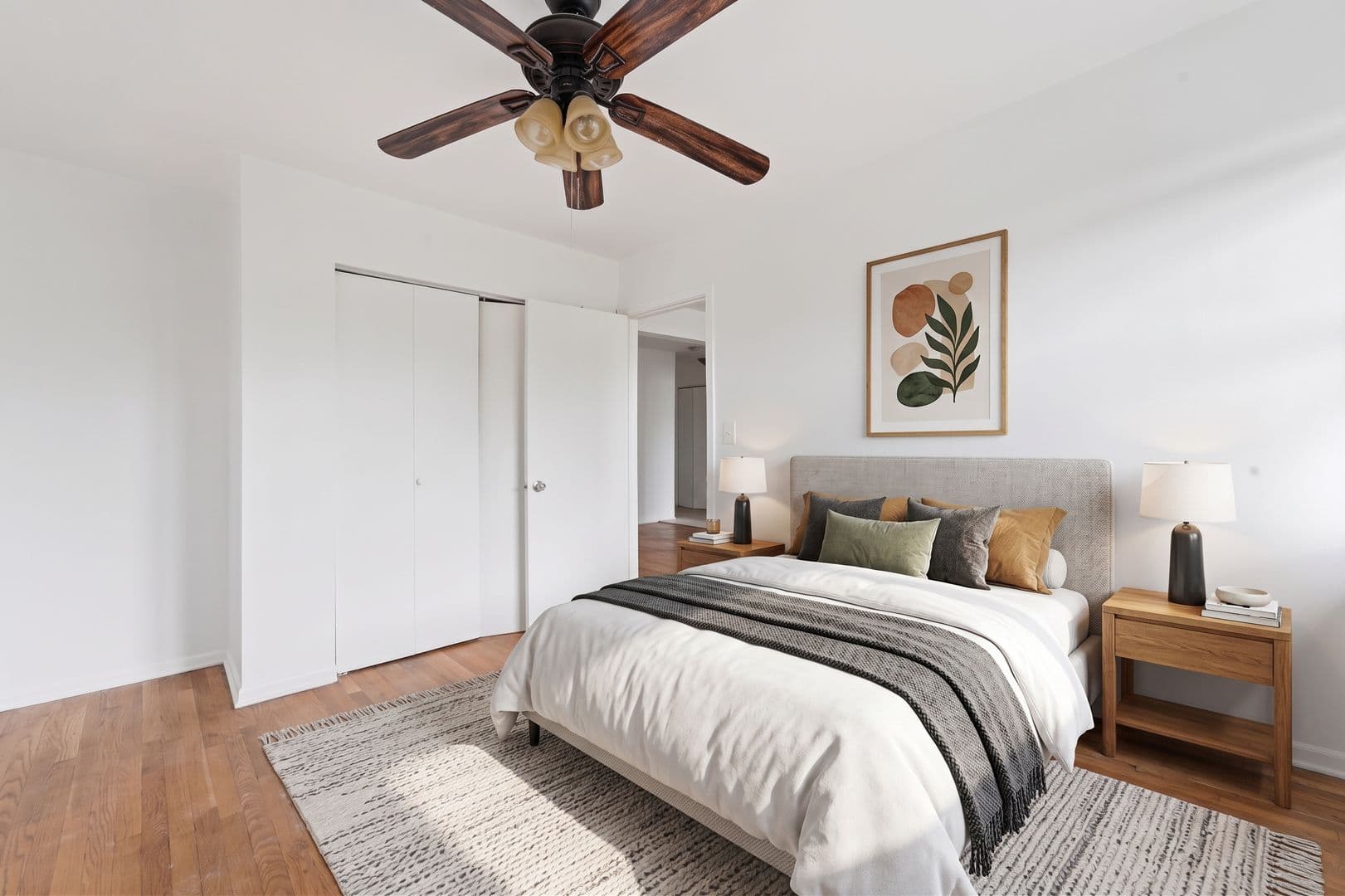 Chicago Apartment: 7801 S South Shore Dr