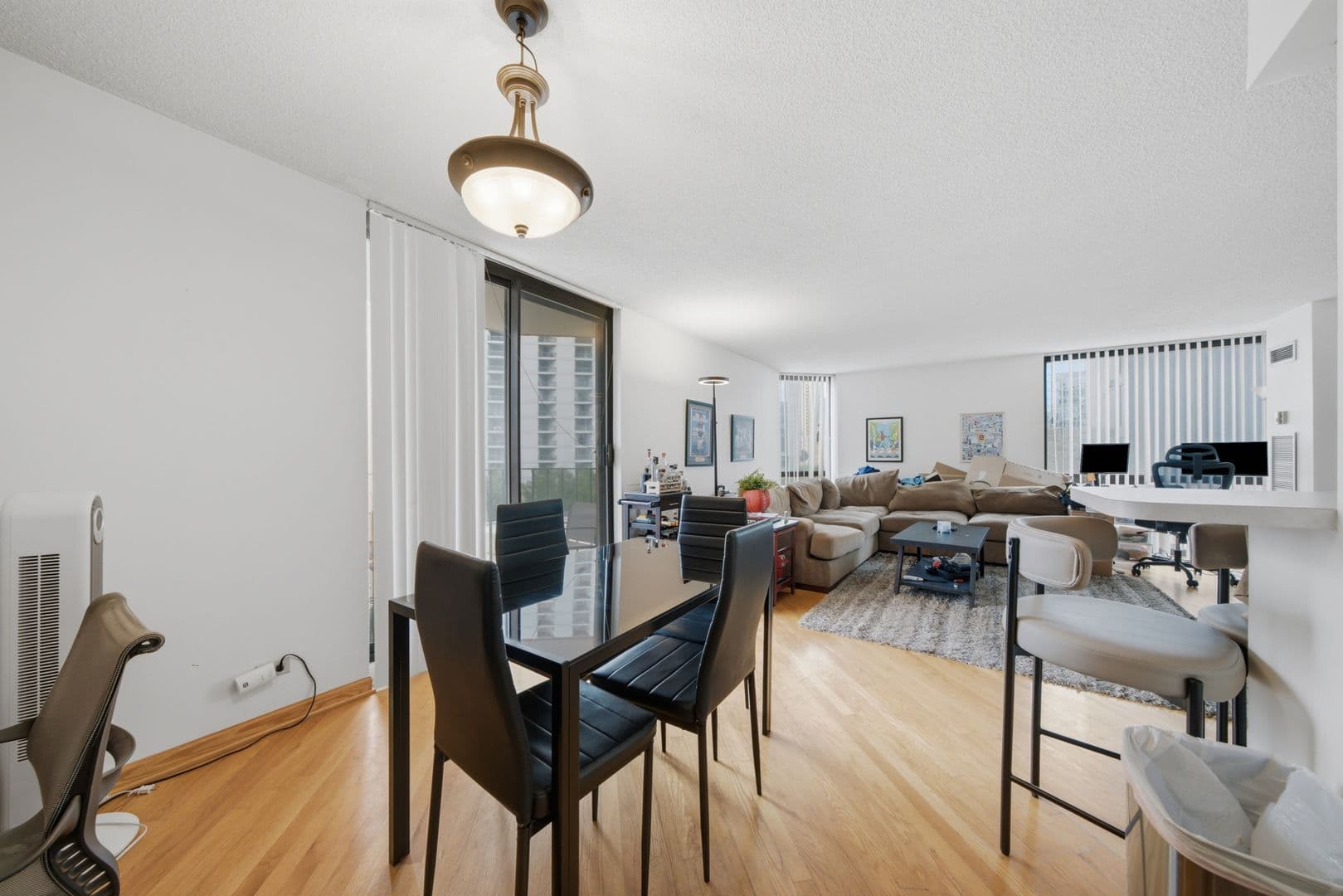 Chicago House: 70 W Huron St - 502