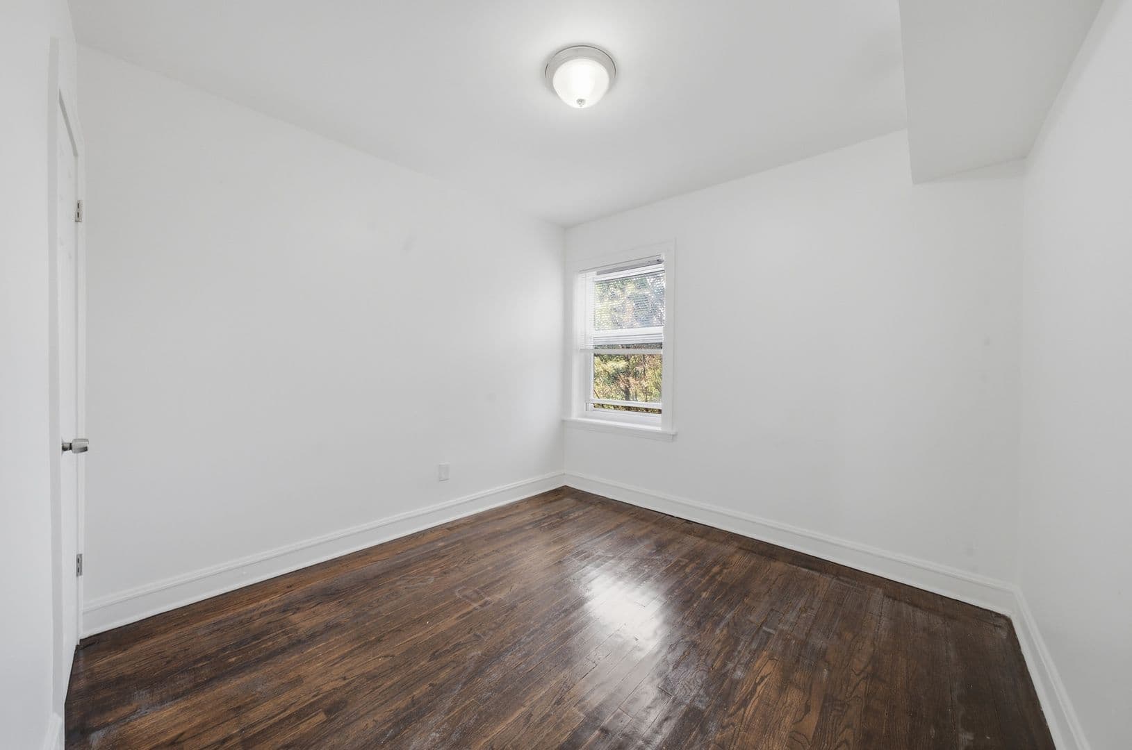 Chicago Apartment: 8007 S Carpenter St
