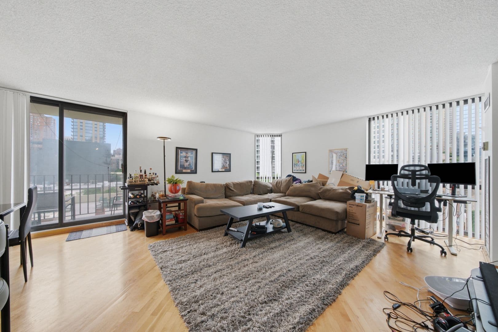 Chicago House: 70 W Huron St - 502