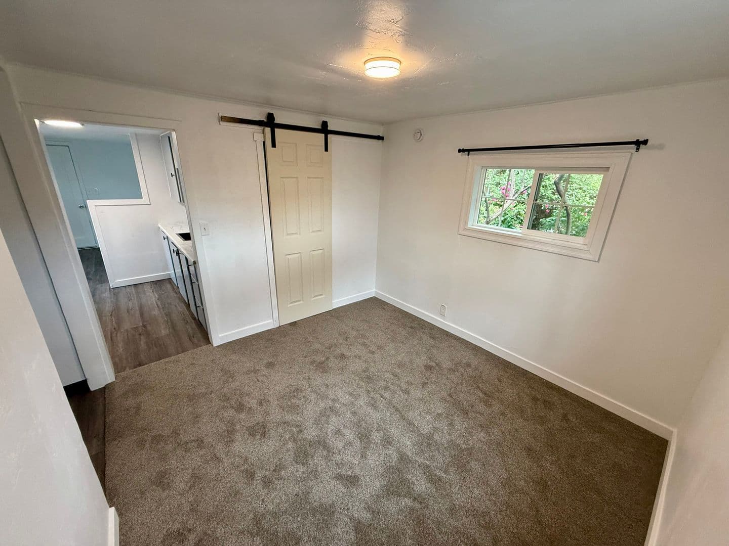 Clarkston House: 517 1/2 12th St - Studio