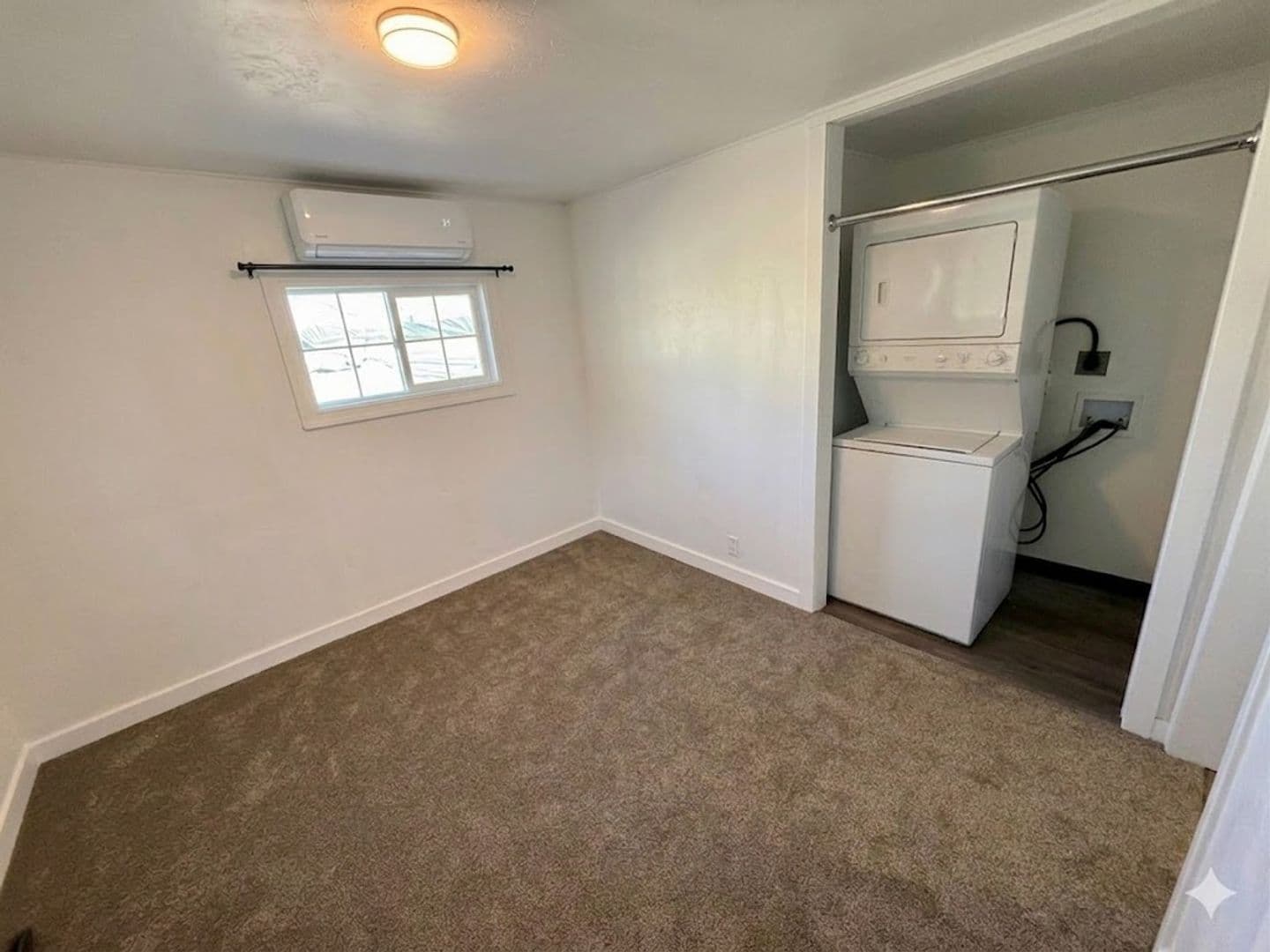 Clarkston House: 517 1/2 12th St - Studio