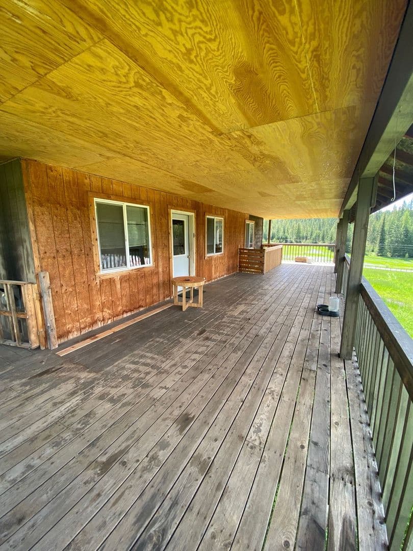 Orofino House: 15345 Grangemont Road