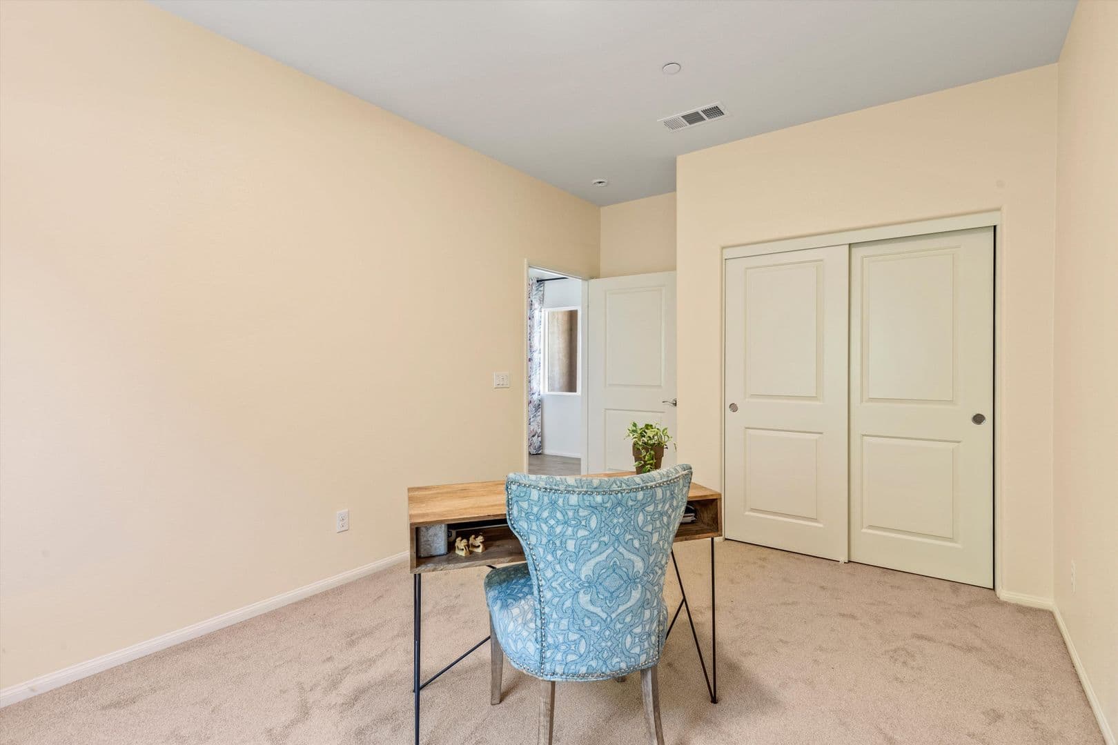 Catheral City House: 67353 Rio Naches Rd