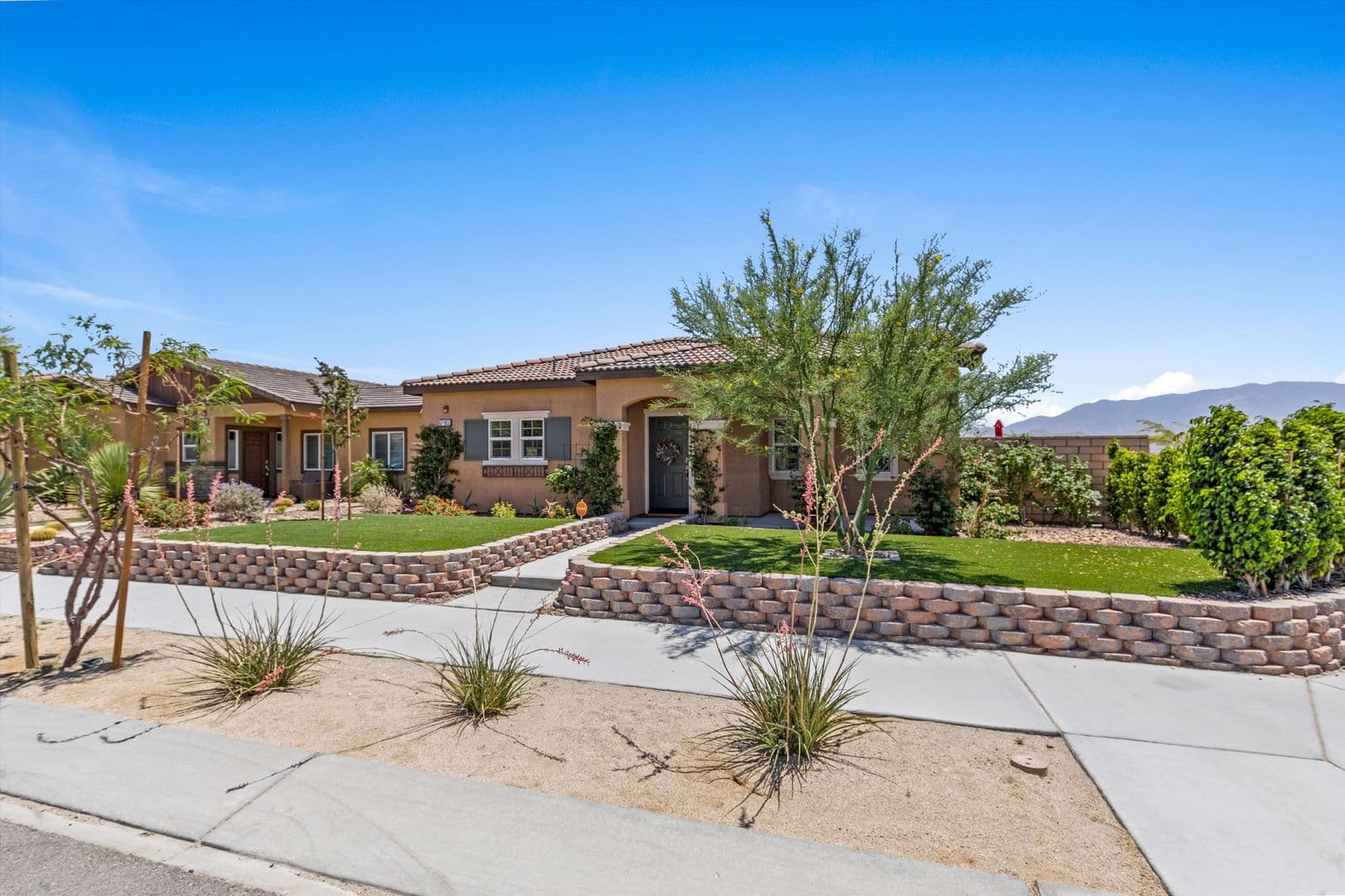 Catheral City House: 67353 Rio Naches Rd