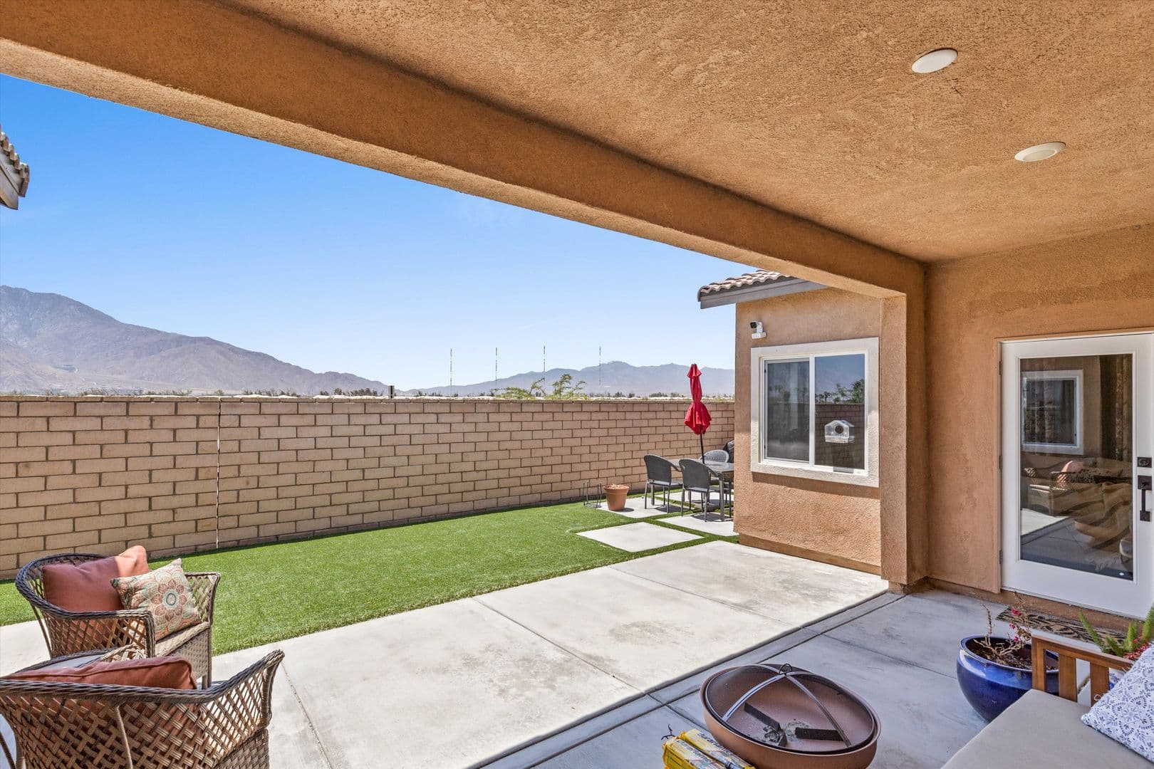 Catheral City House: 67353 Rio Naches Rd