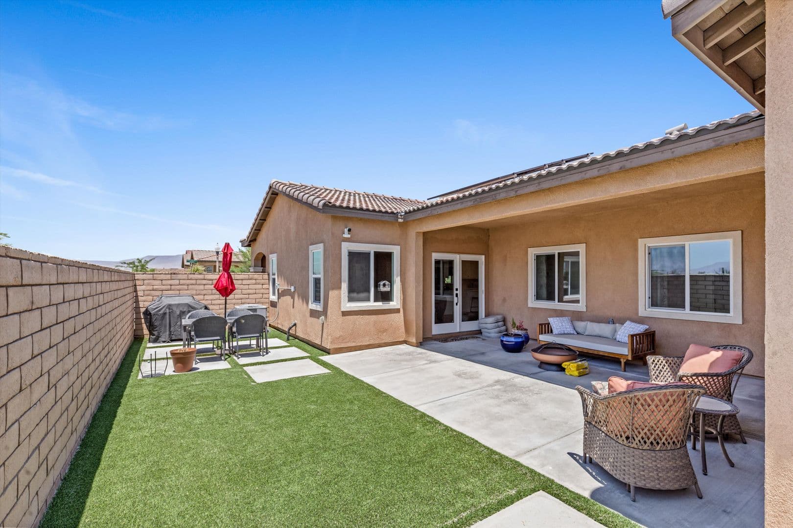 Catheral City House: 67353 Rio Naches Rd