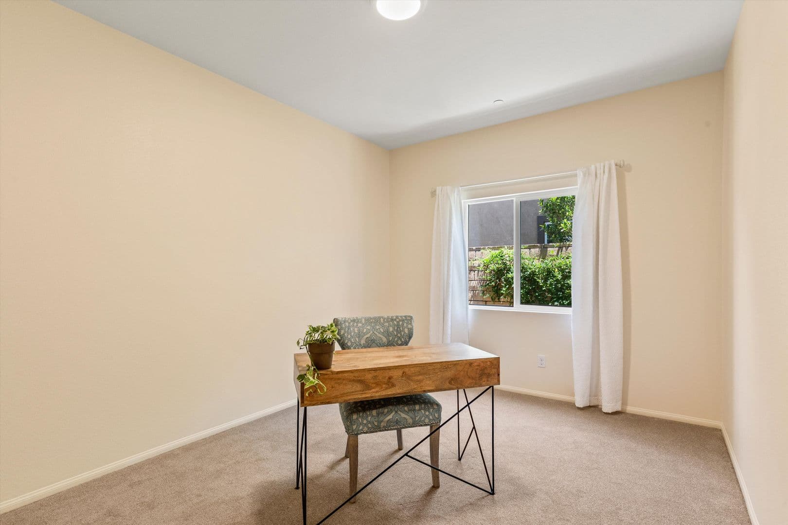 Catheral City House: 67353 Rio Naches Rd