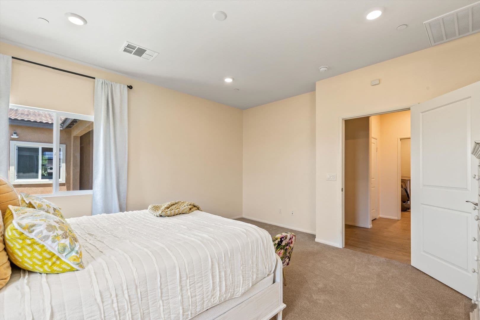 Catheral City House: 67353 Rio Naches Rd
