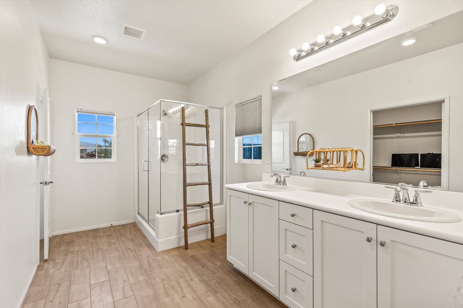 Catheral City House: 67353 Rio Naches Rd