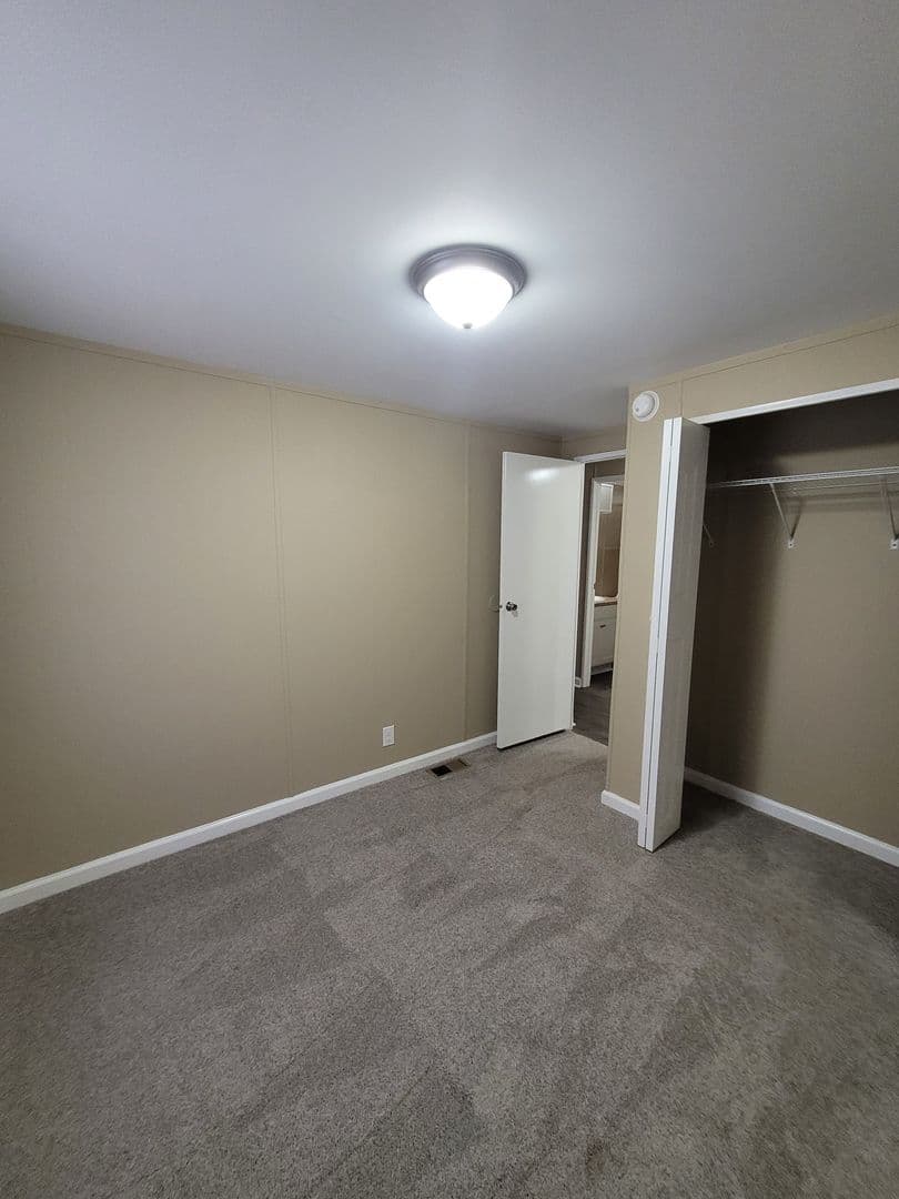 Hartwell House: 462 Pineywoods Drive
