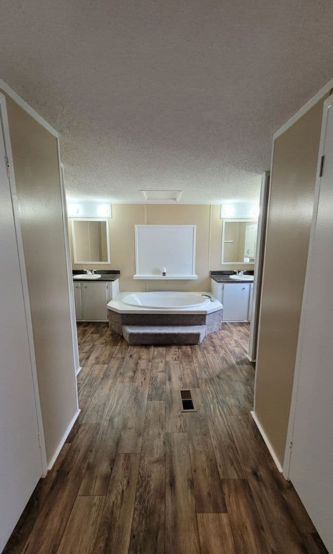 Colbert Apartment: 3355 Hardman Morris Road