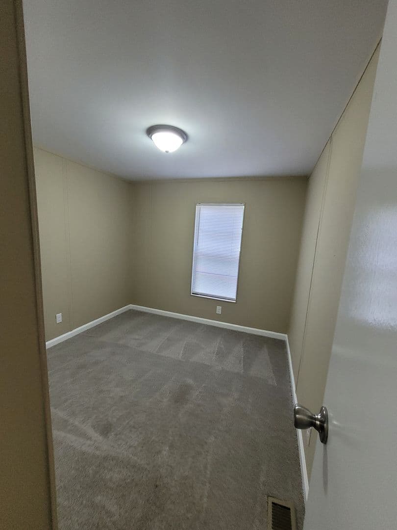 Hartwell House: 462 Pineywoods Drive