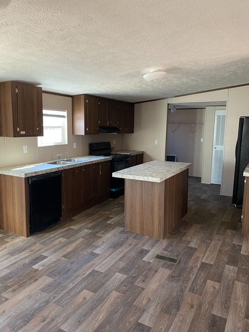 Colbert Apartment: 174 Valley Road