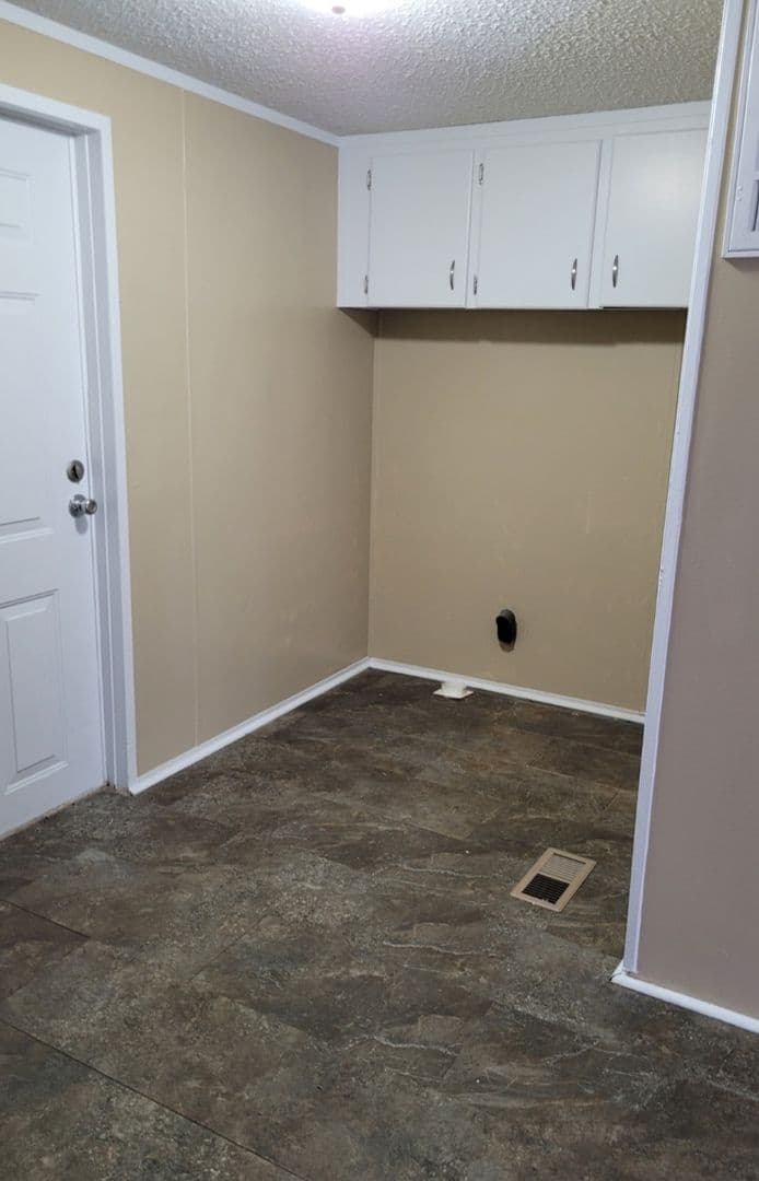 Colbert Apartment: 3355 Hardman Morris Road