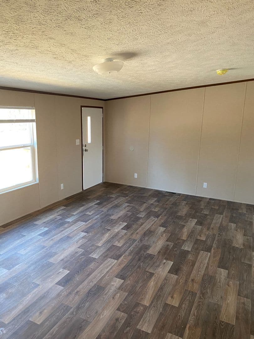 Colbert Apartment: 174 Valley Road