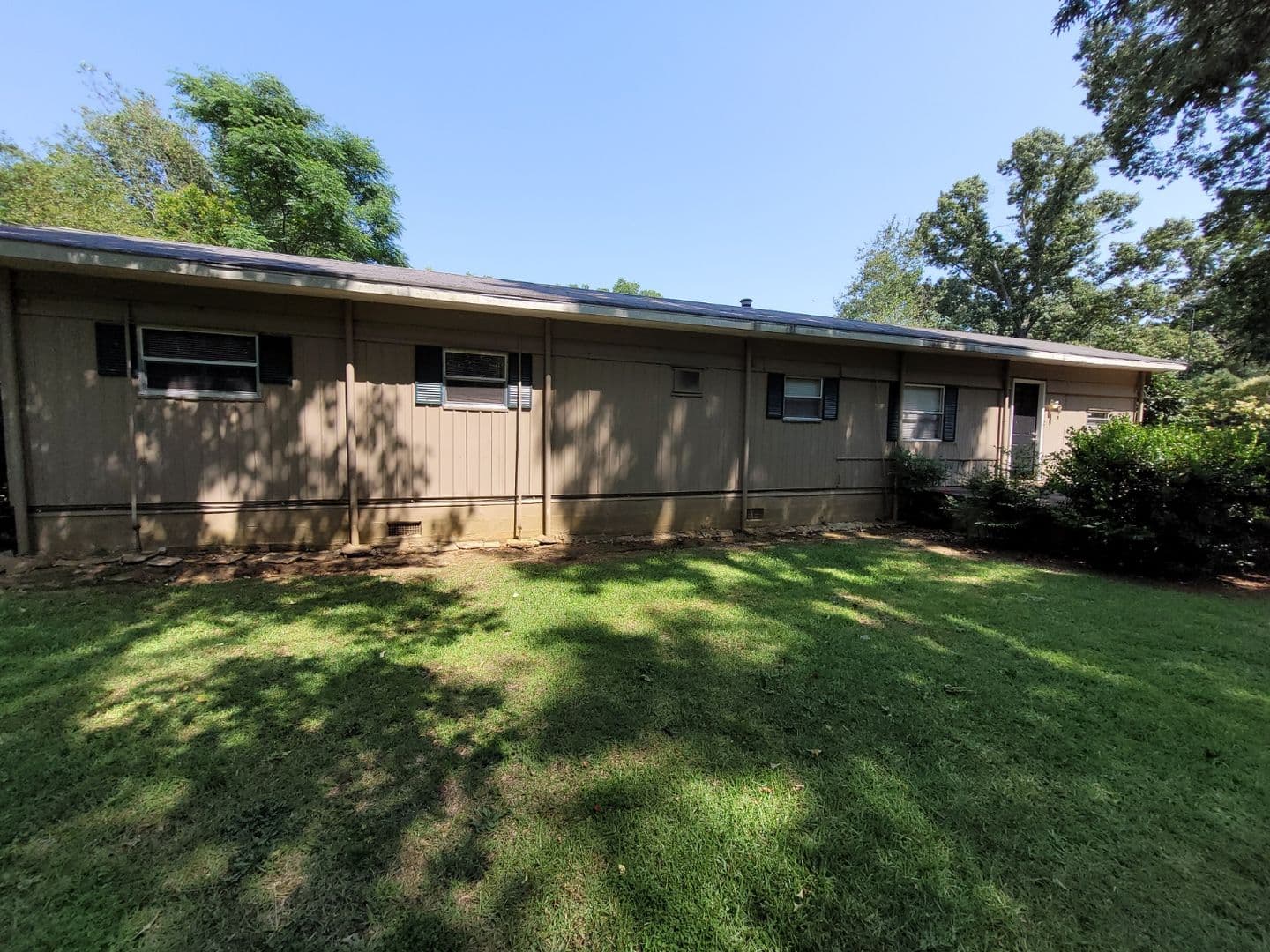 Hartwell Apartment: 156 Norman Road
