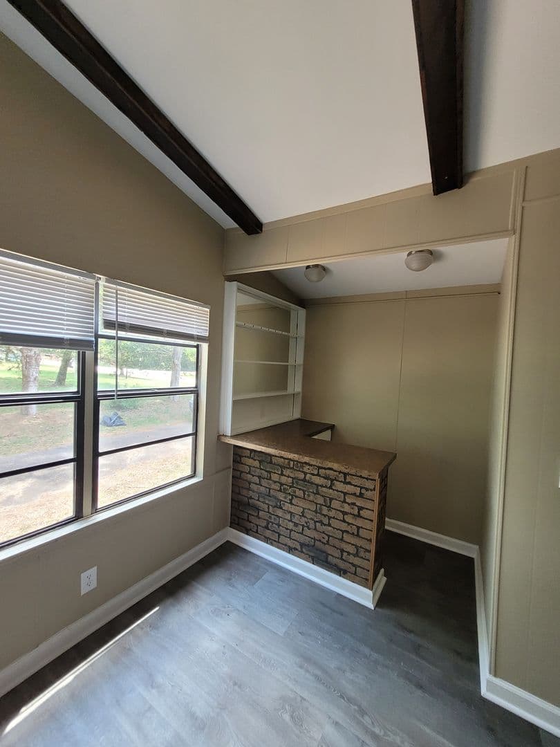 Hartwell House: 462 Pineywoods Drive