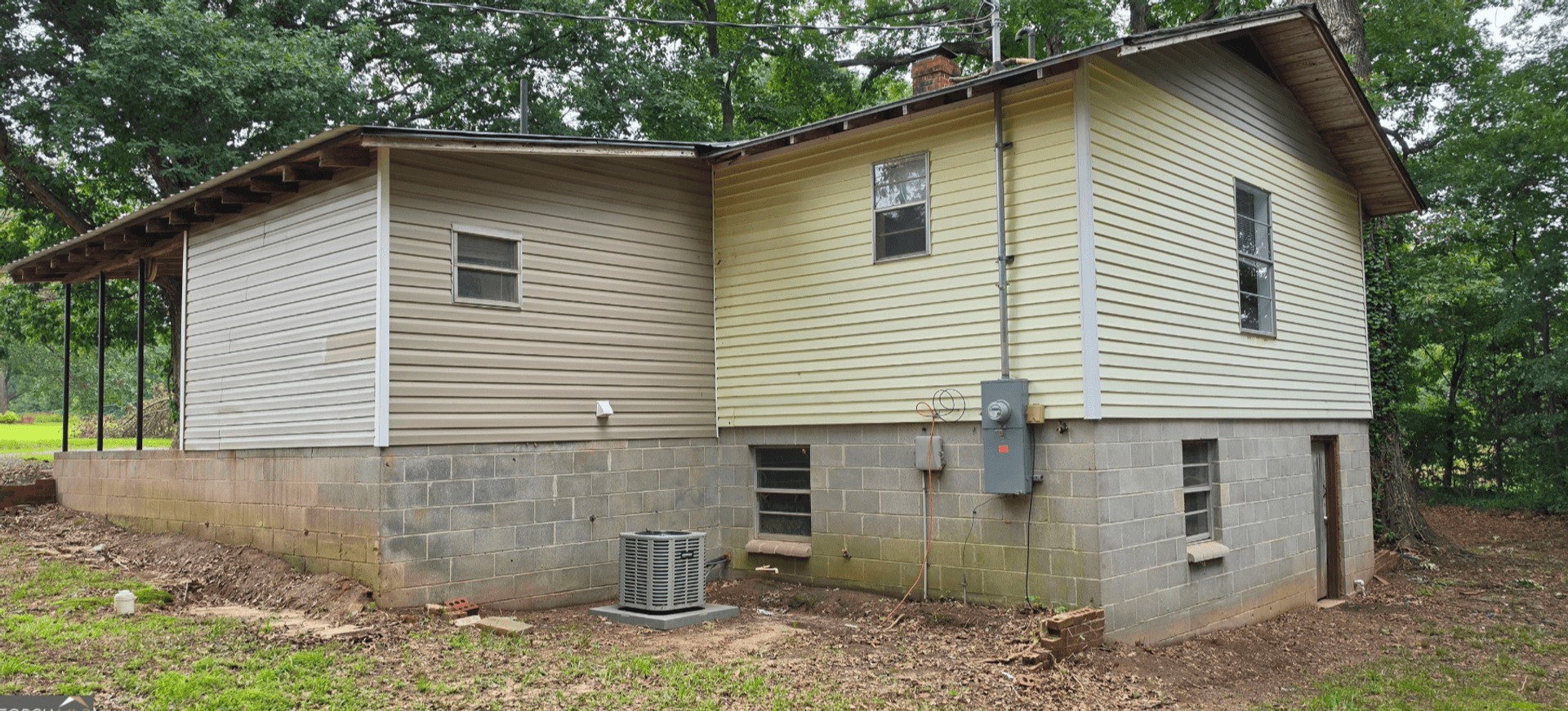 Hartwell House: 2601 Anderson Hwy