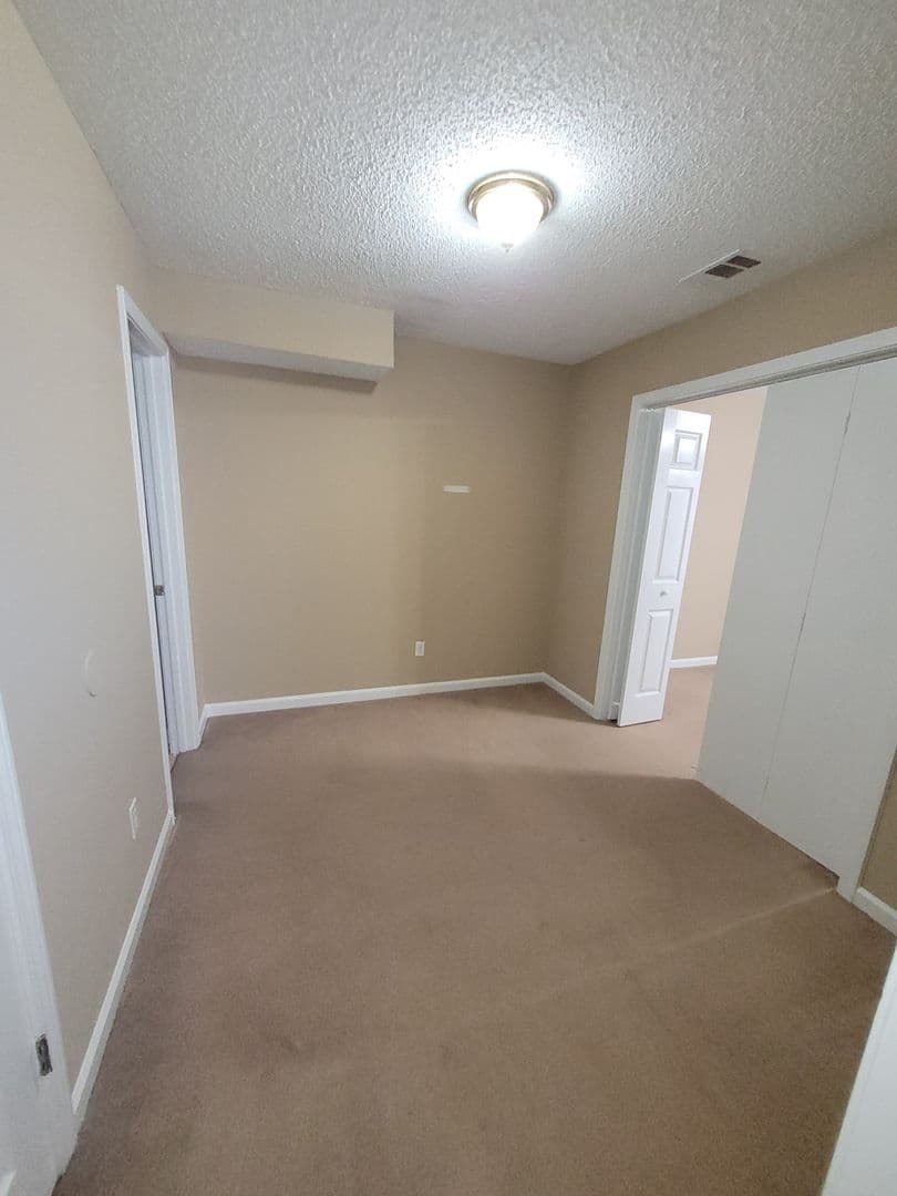 Athens Apartment: 121-123 Mario Circle