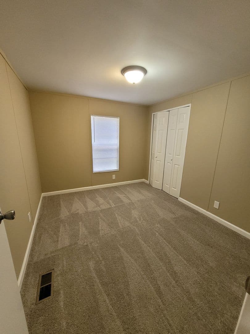 Hartwell House: 462 Pineywoods Drive