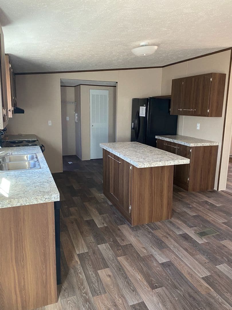 Colbert Apartment: 174 Valley Road