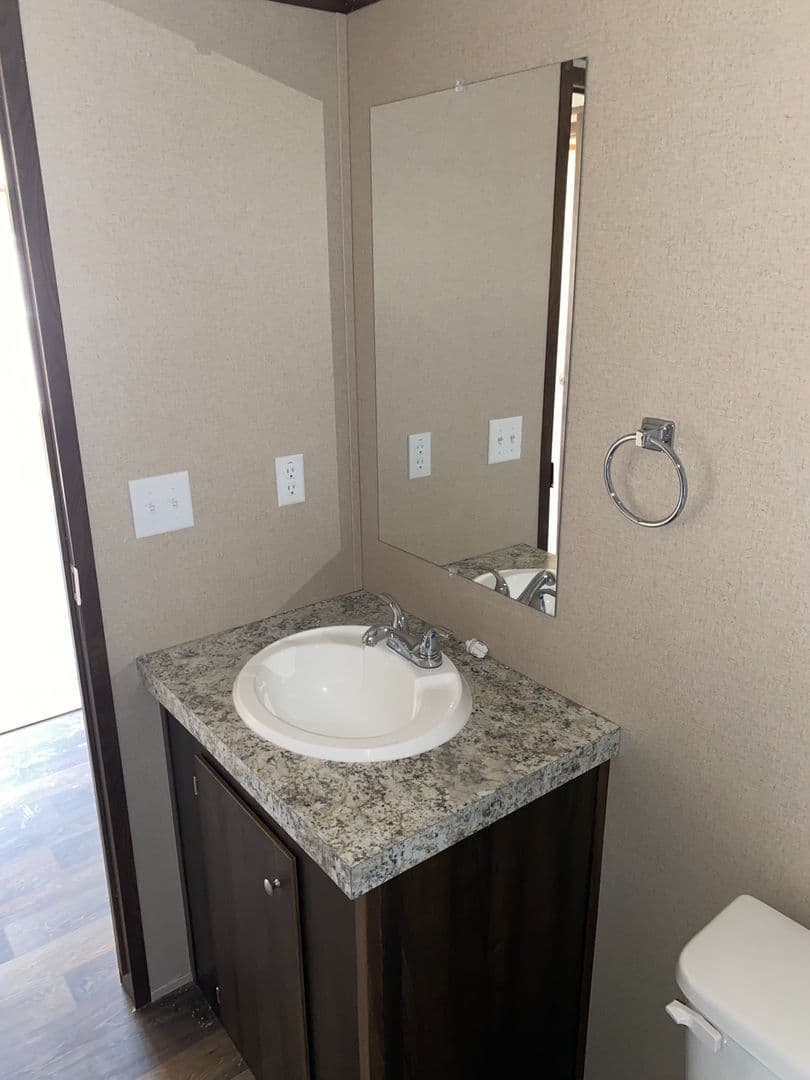 Colbert Apartment: 174 Valley Road