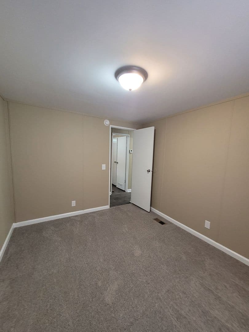 Hartwell House: 462 Pineywoods Drive