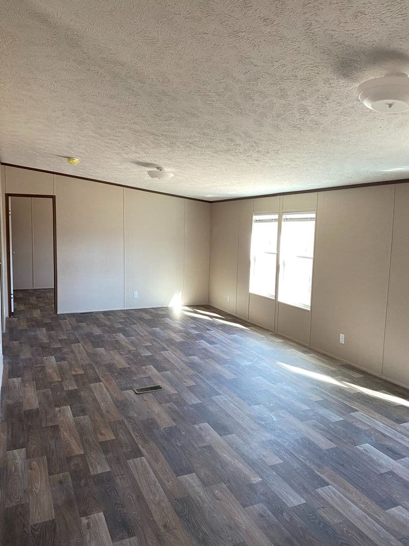 Colbert Apartment: 174 Valley Road