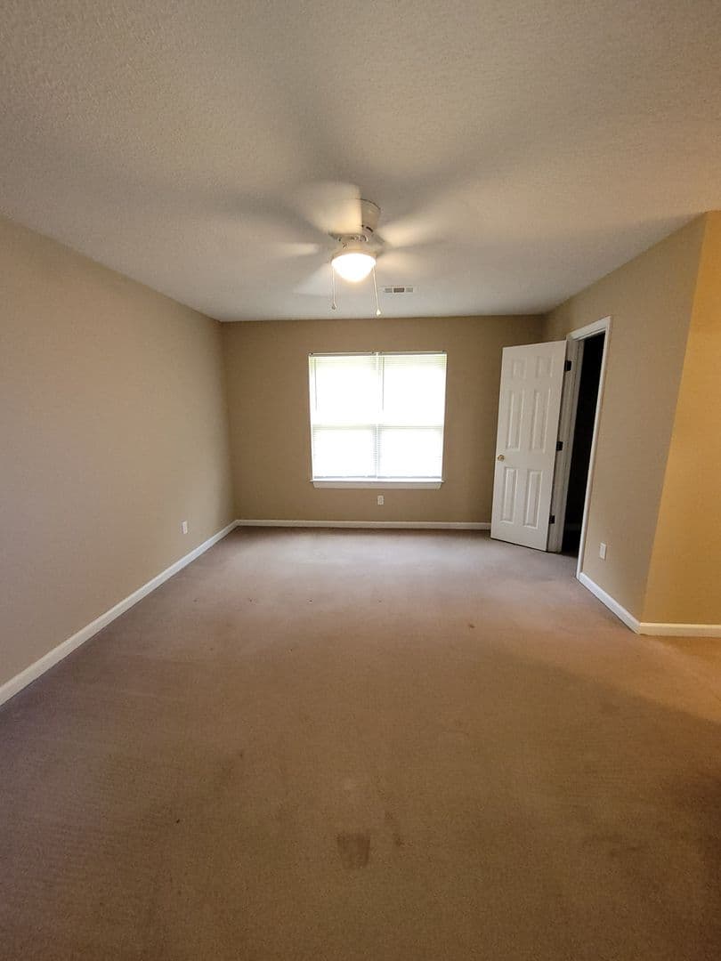 Athens Apartment: 121-123 Mario Circle