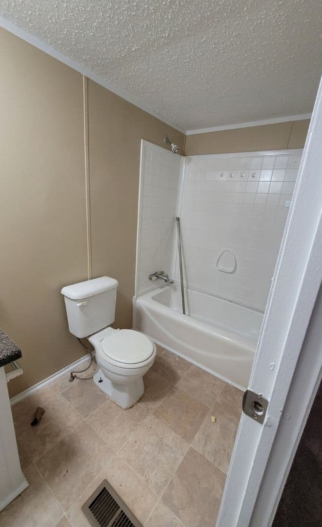 Colbert Apartment: 3355 Hardman Morris Road
