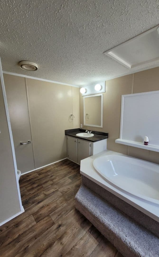 Colbert Apartment: 3355 Hardman Morris Road