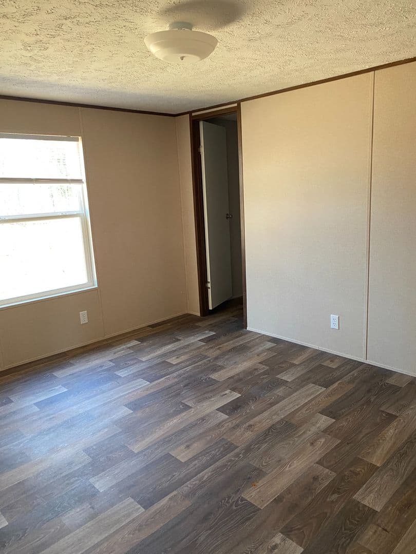 Colbert Apartment: 174 Valley Road