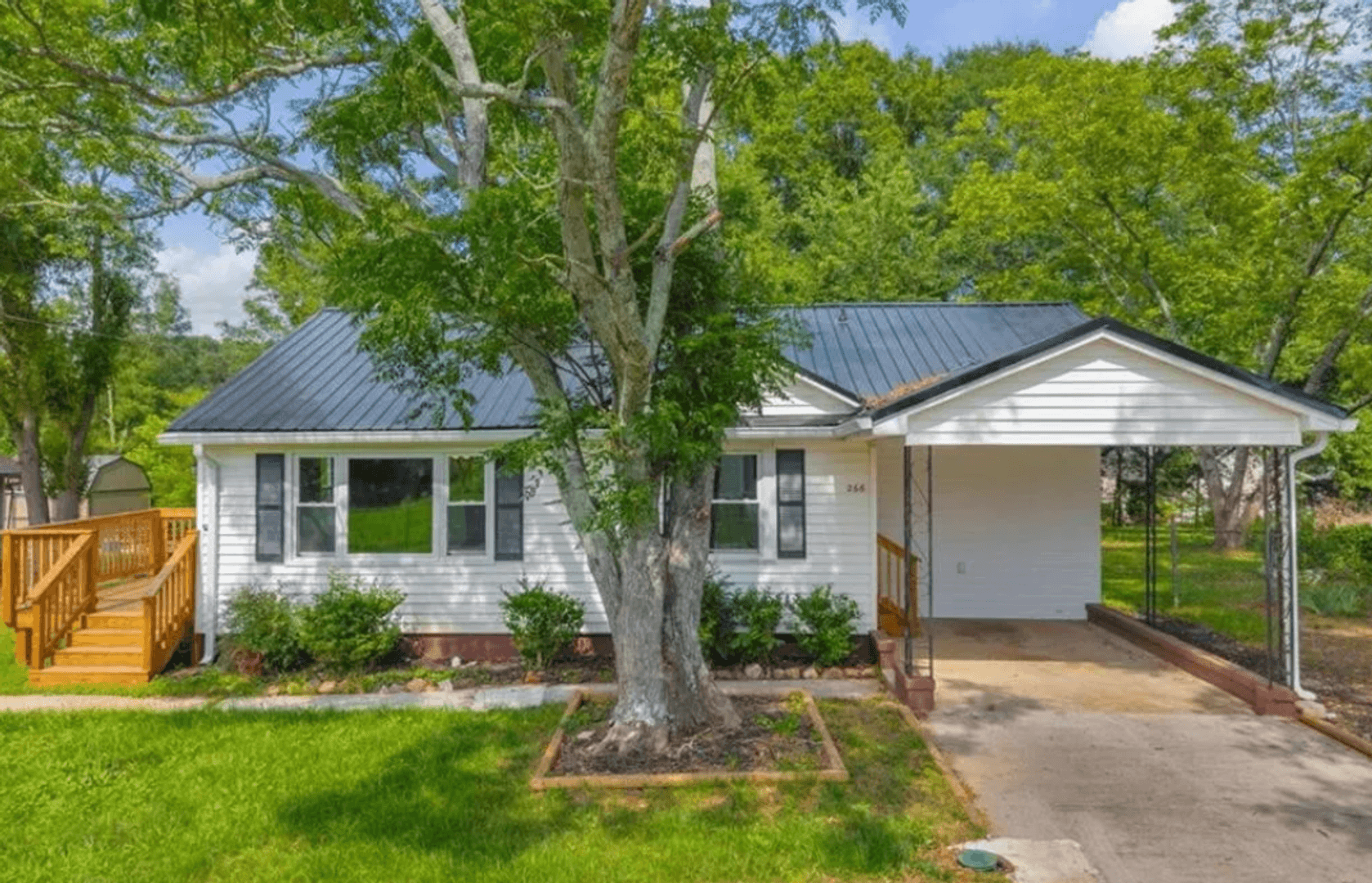 Lavonia House: 266 Randall Street