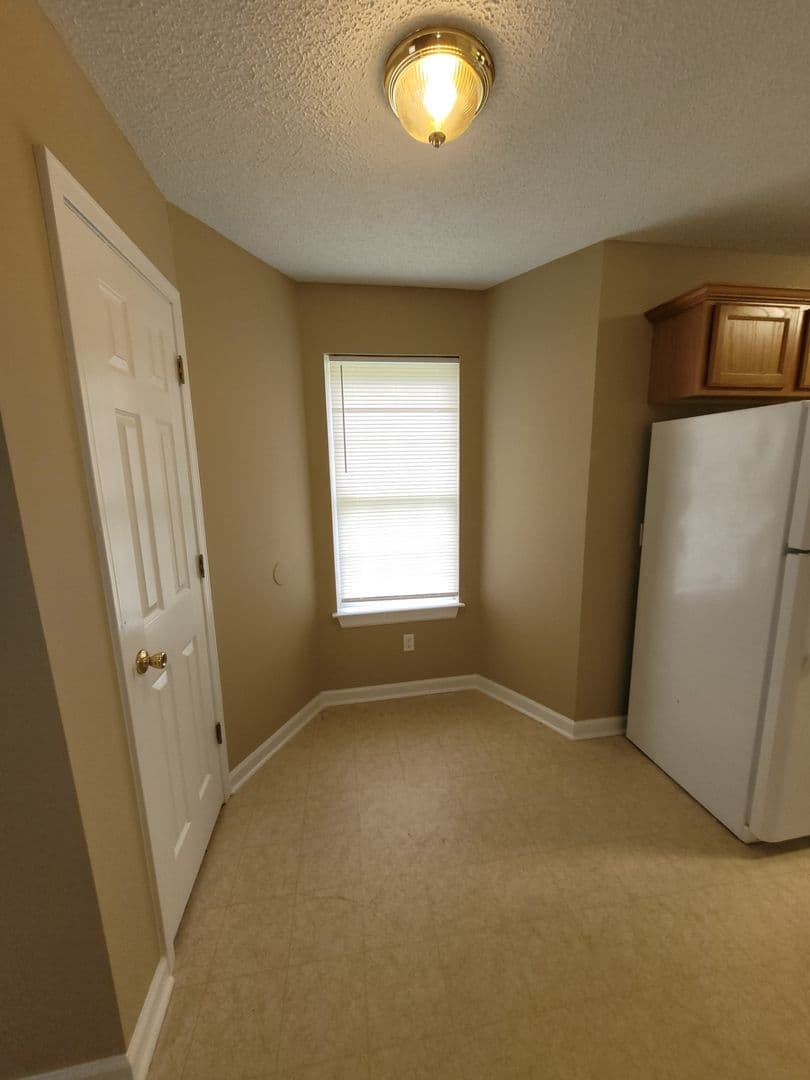 Athens Apartment: 121-123 Mario Circle