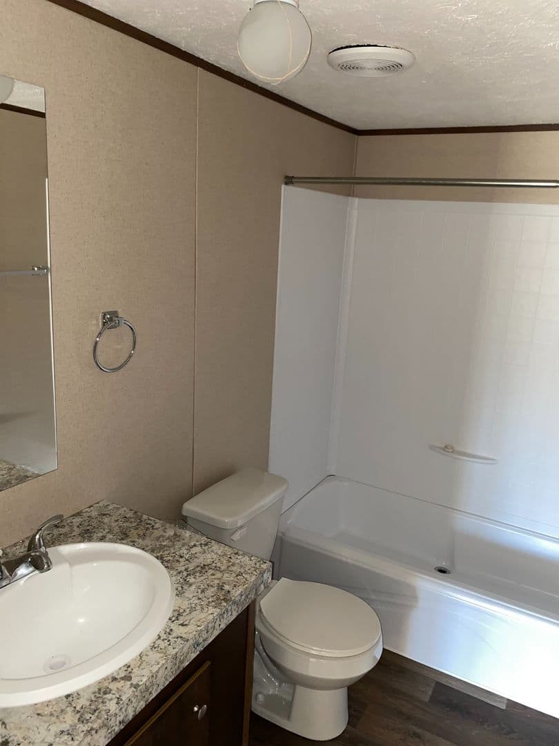 Colbert Apartment: 174 Valley Road
