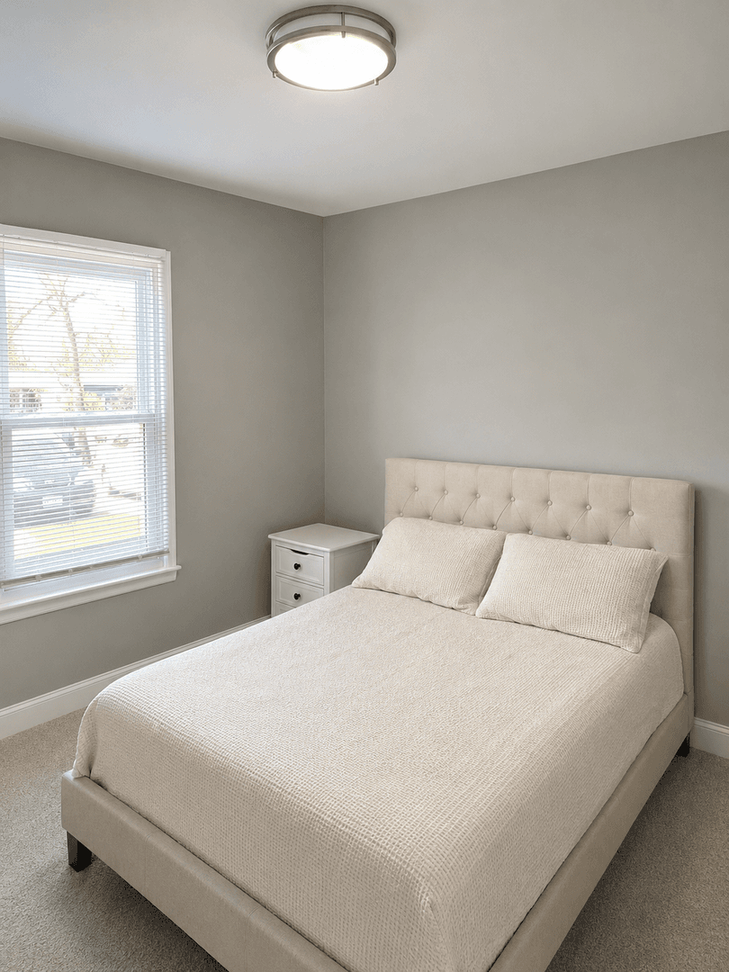 Verona Apartment: 100 Paoli St