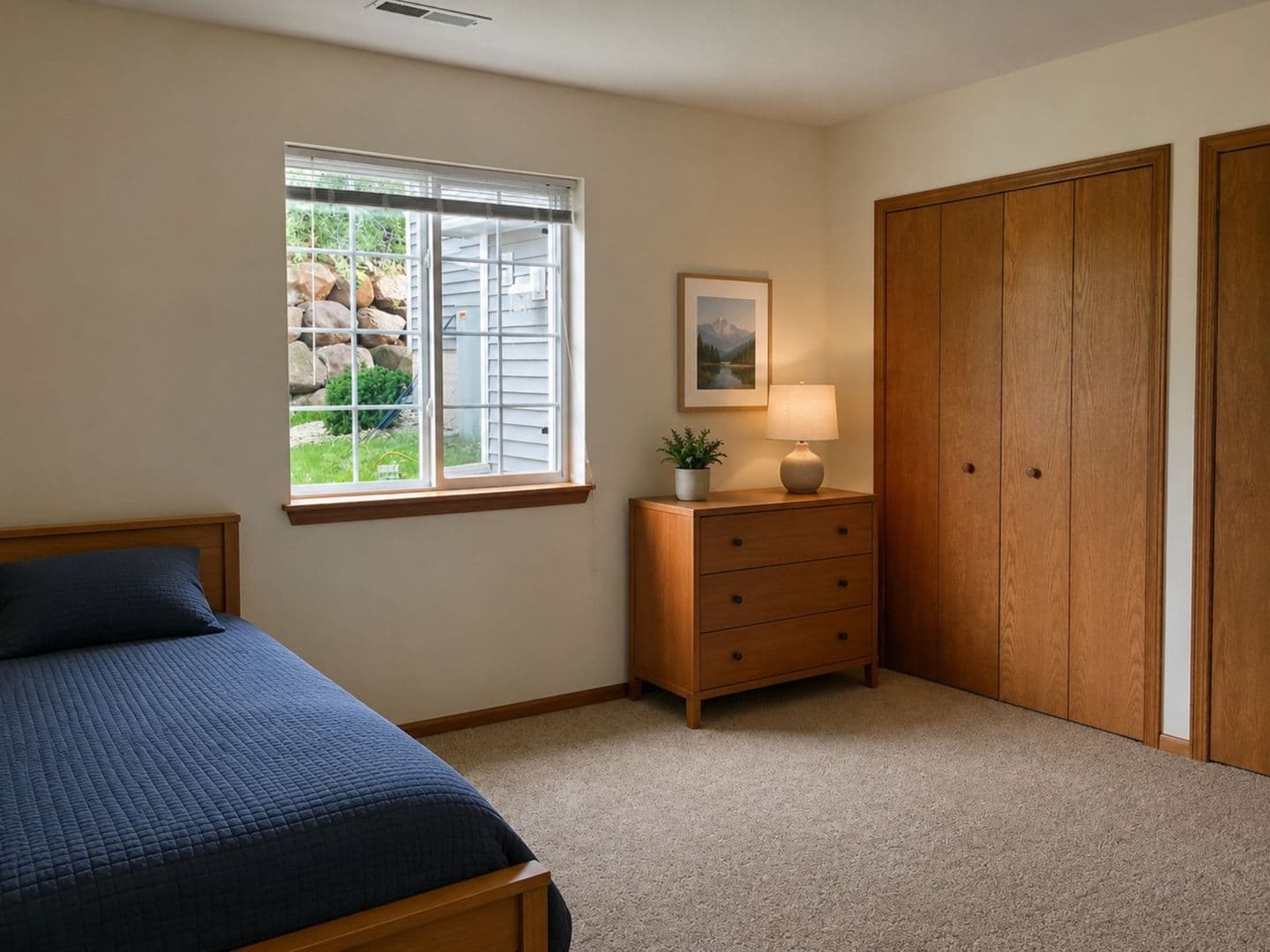 Madison Apartment: 5-9 Loomis Circle